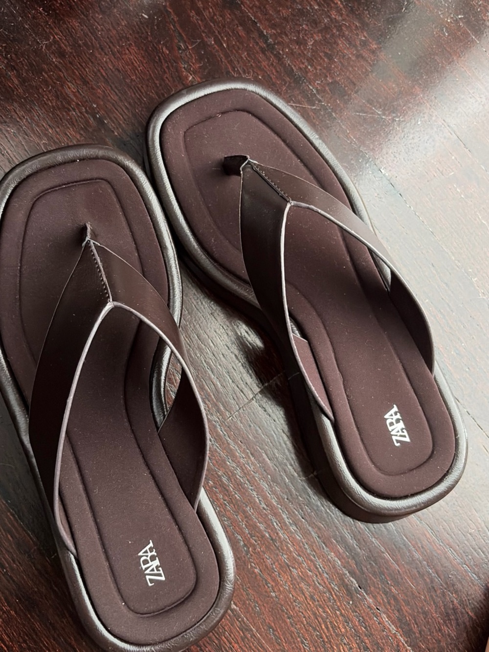 NEW Zara brown Flip Flop Sandals - Picture 2 of 4